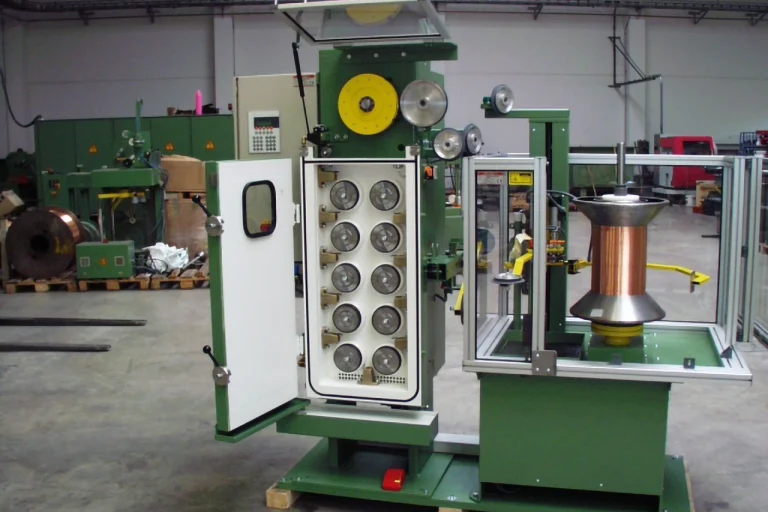 Ziehmaschine-mit-Wickler.webp